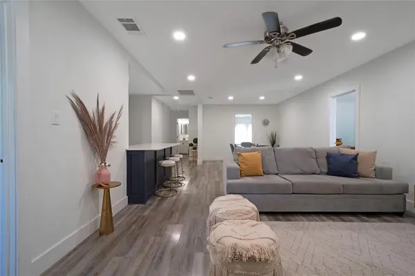 Dallas, TX 75211,2842 Burlington Boulevard