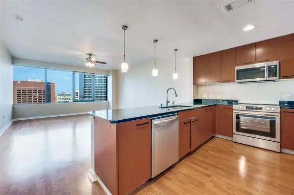 Dallas, TX 75202,1200 Main Street #804