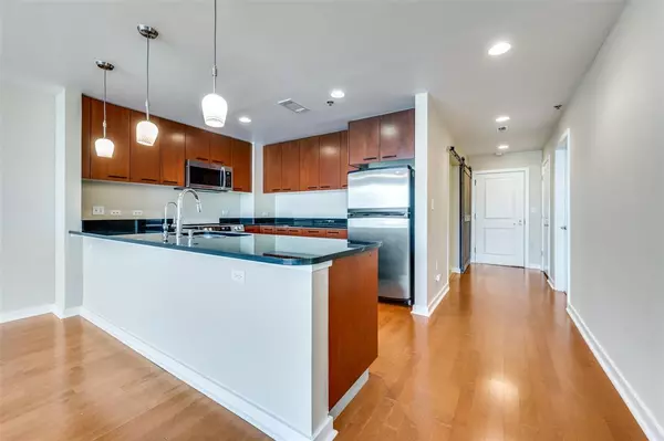 Dallas, TX 75202,1200 Main Street #804