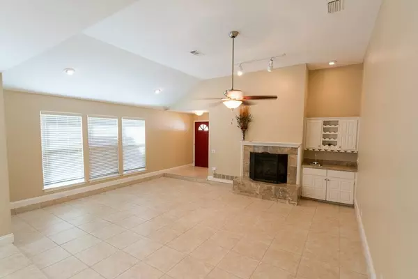 Addison, TX 75001,14816 Sopras Circle