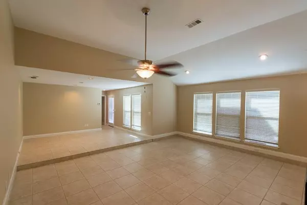 Addison, TX 75001,14816 Sopras Circle