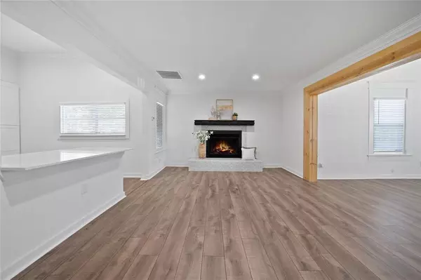 Denison, TX 75020,1011 S Armstrong Avenue