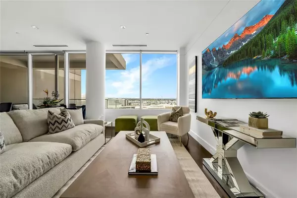 Dallas, TX 75219,2408 Victory Park Lane #832