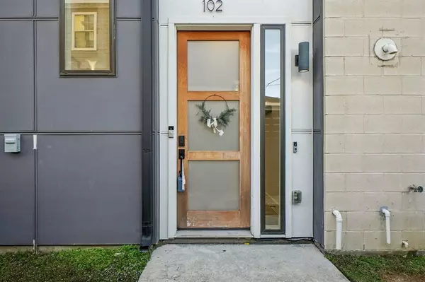 Dallas, TX 75214,145 N Henderson Avenue #102