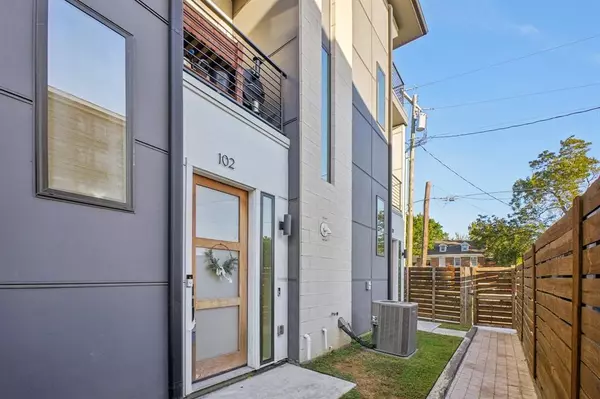 Dallas, TX 75214,145 N Henderson Avenue #102