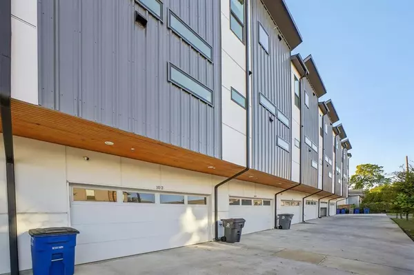 Dallas, TX 75214,145 N Henderson Avenue #102