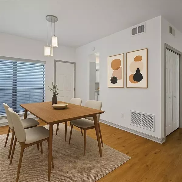 Dallas, TX 75231,9910 Royal Lane #601