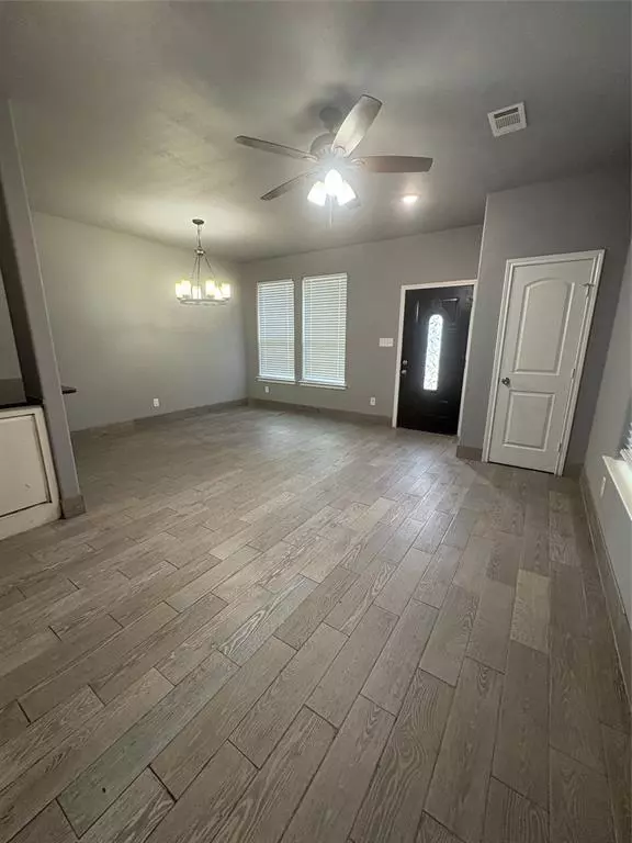 Cleburne, TX 76031,216 Cleveland Street #B