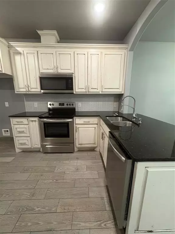 Cleburne, TX 76031,216 Cleveland Street #B