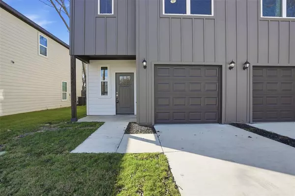 Cleburne, TX 76031,303 Eastland Street