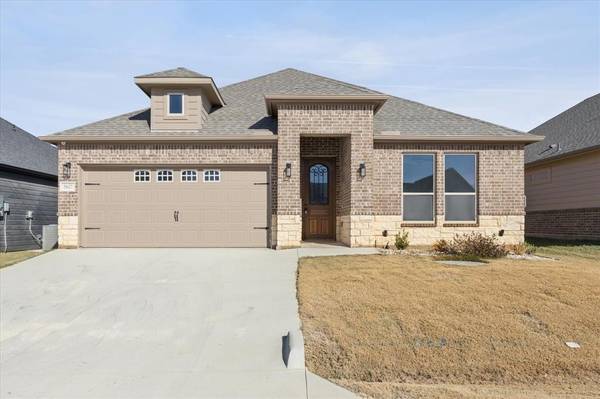 5627 Barkridge Drive, Granbury, TX 76048