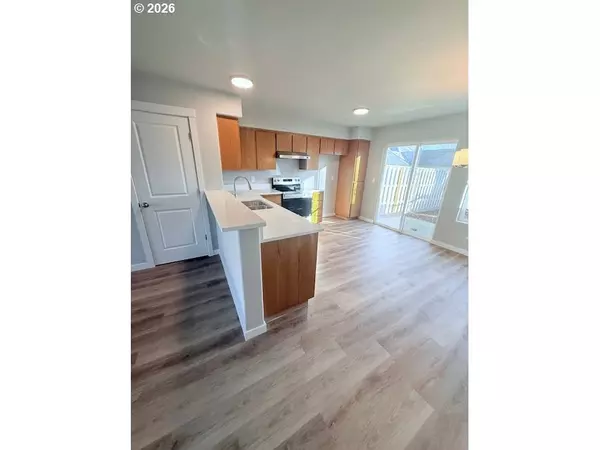 Portland, OR 97206,6628 SE 80TH AVE