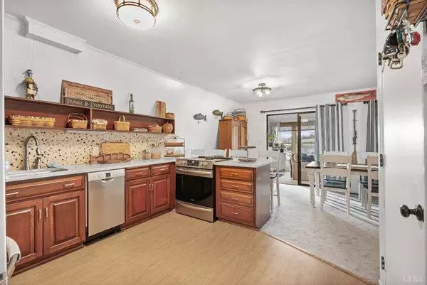 Moneta, VA 24121,497 Long Island DR