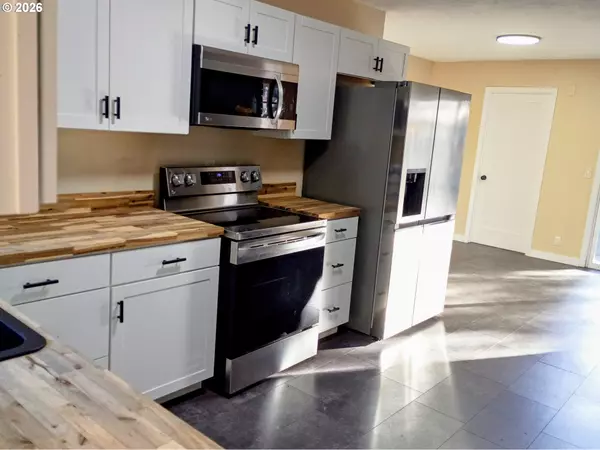 Canby, OR 97013,625 N KNIGHTS BRIDGE RD