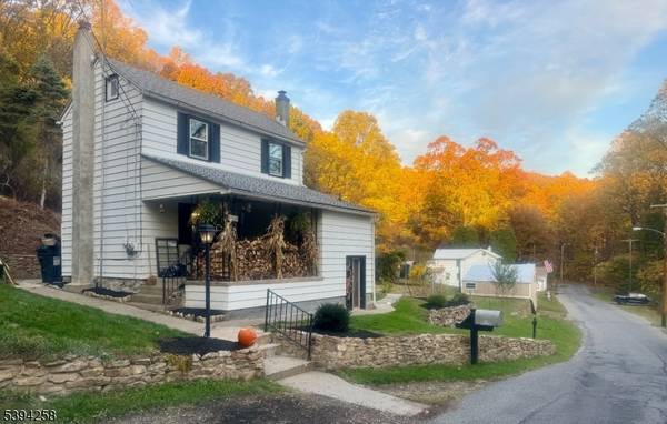 241 Lows Hollow Rd, Lopatcong Twp., NJ 08886