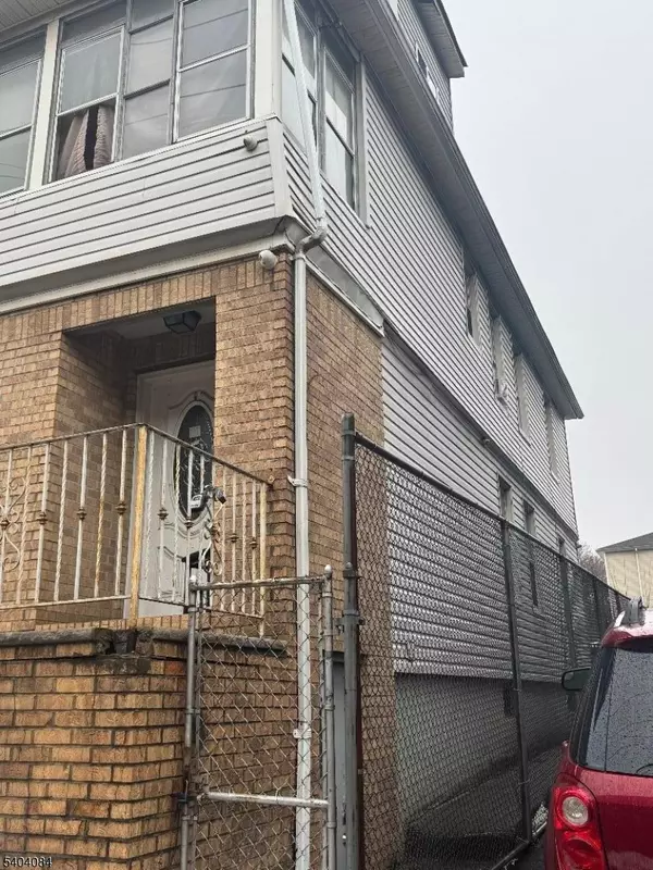 Elizabeth City, NJ 07206,128-PT130 4Th St