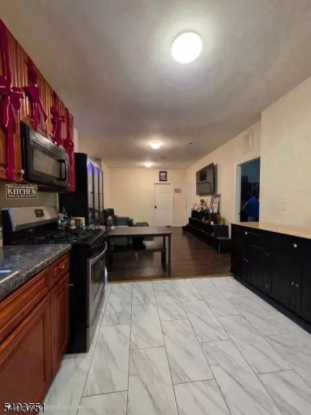 Newark City, NJ 07108,16 Seymour Ave