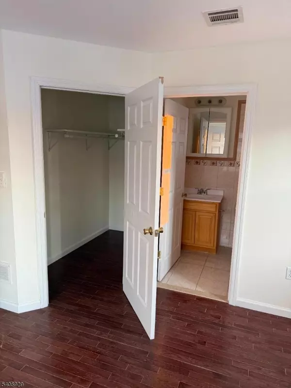 Passaic City, NJ 07055,71 Hammond Ave