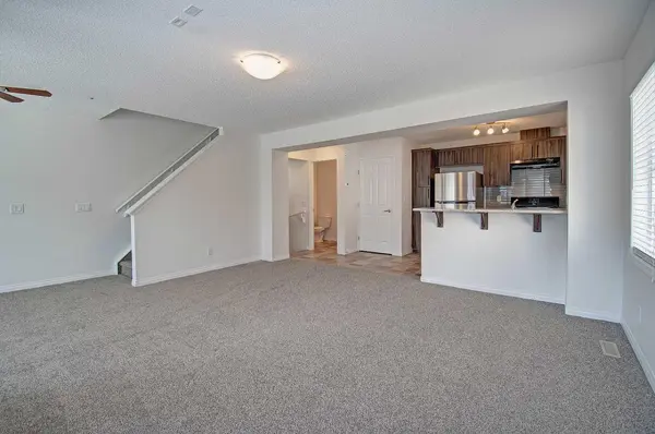 Airdrie, AB T4B 4J2,221 Hillcrest GDNS SW