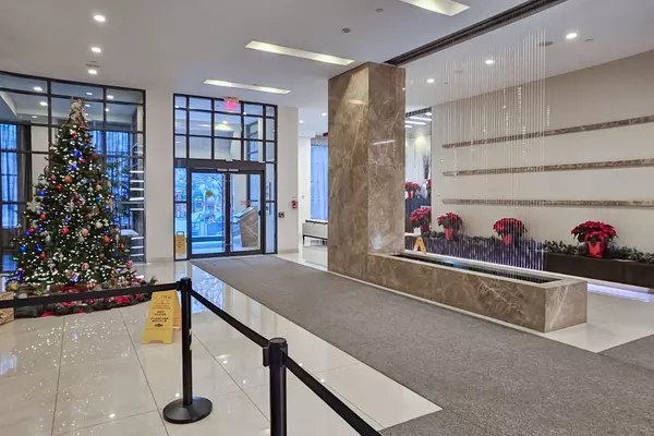 Toronto C14, ON M2N 0C1,500 Doris AVE #2223