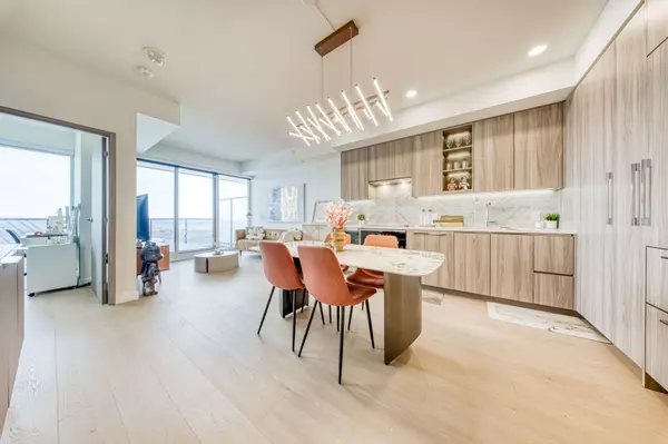 Toronto C15, ON M2K 0H1,95 McMahon DR #3907