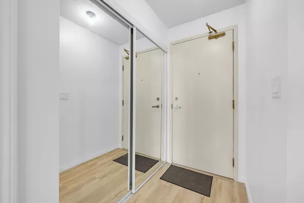 Toronto C07, ON M2M 4M6,5940 Yonge ST #611