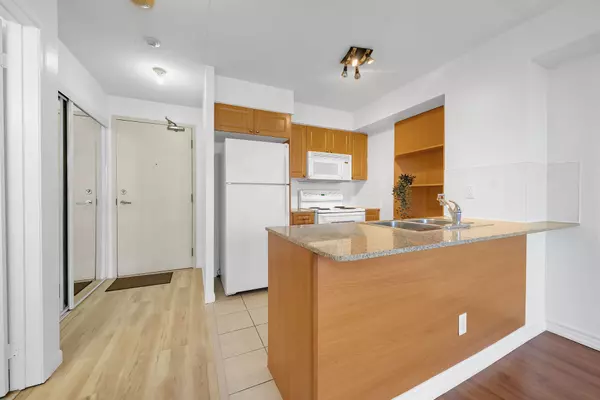 Toronto C07, ON M2M 4M6,5940 Yonge ST #611