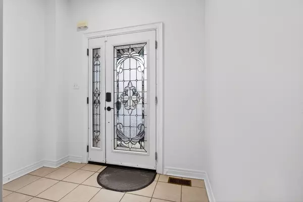 Toronto E11, ON M1X 2E3,162 Seasons DR