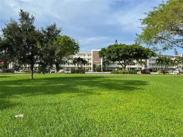 Deerfield Beach, FL 33442,4035 Cambridge B #4035