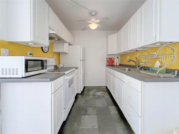 Deerfield Beach, FL 33442,4035 Cambridge B #4035