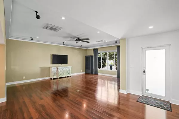 Oakland Park, FL 33334,1708 NE 47th St