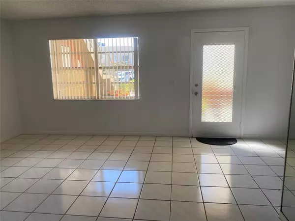 Delray Beach, FL 33484,785 burgundy