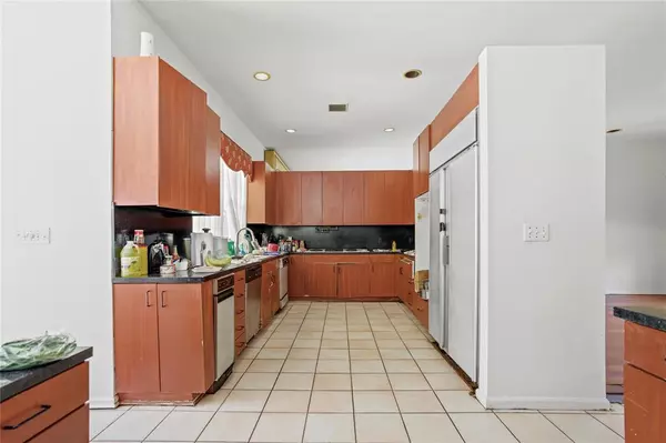 Plantation, FL 33317,140 Royal Palm Ct