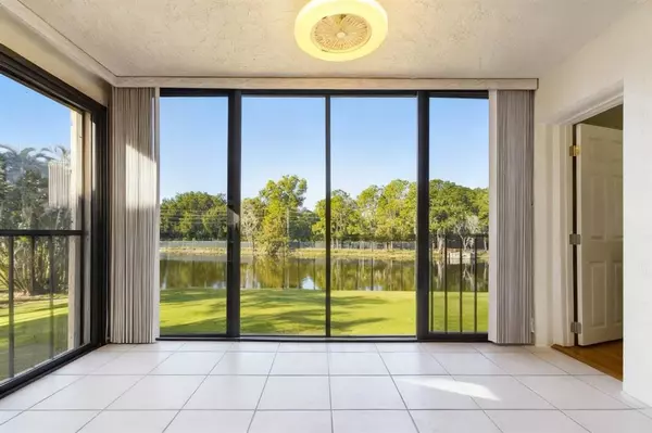 Naples, FL 34104,228 Fox Glen Drive #3205