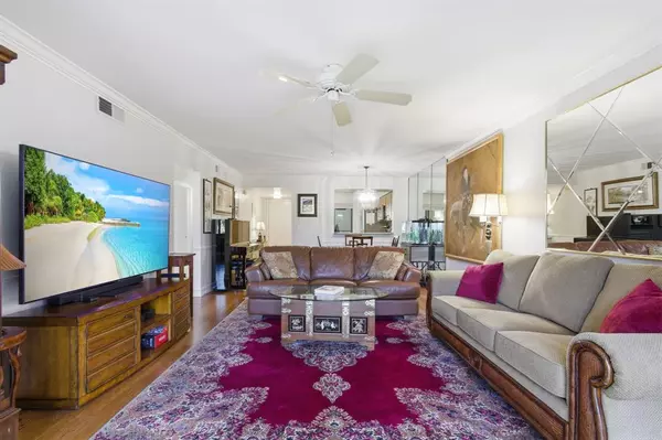 Naples, FL 34104,228 Fox Glen Drive #3205