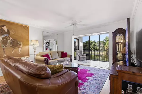 Naples, FL 34104,228 Fox Glen Drive #3205