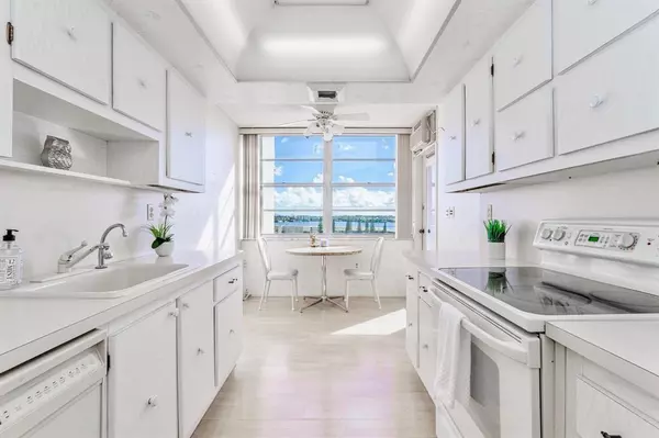 Aventura, FL 33160,18031 Biscayne Blvd #1104