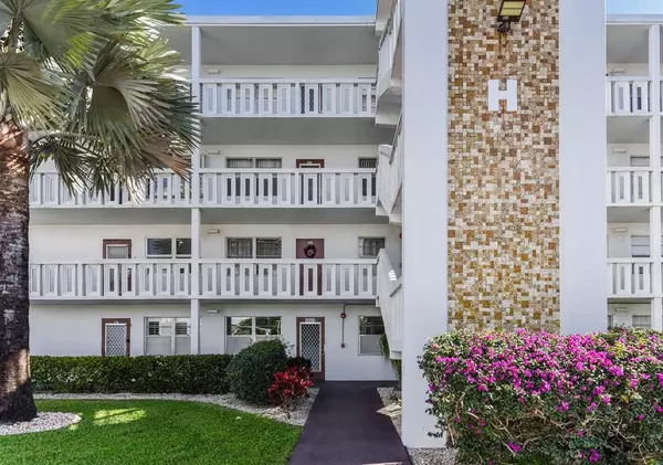 1022 Newport H #1022, Deerfield Beach, FL 33442