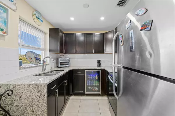 Deerfield Beach, FL 33064,941 Crystal Lake Dr #403