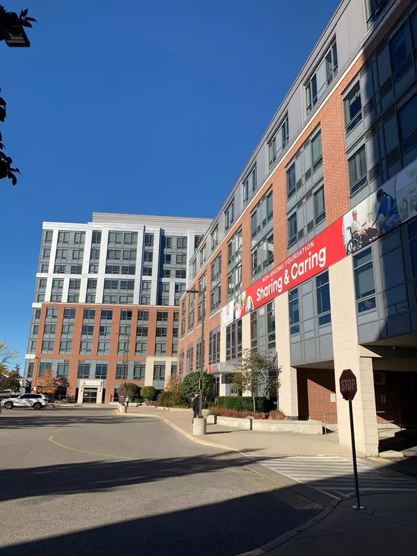 Richmond Hill, ON L4S 0E9,A1020 - 11211 Yonge ST