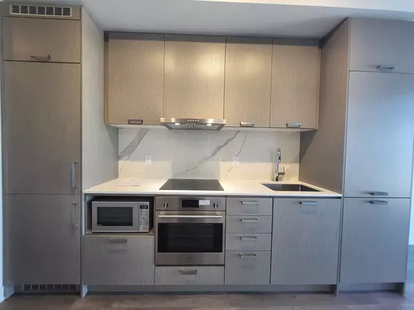 Vaughan, ON L4K 5C3,38 Honeycrisp CRES #601