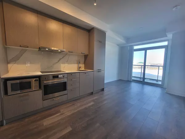 Vaughan, ON L4K 5C3,38 Honeycrisp CRES #601