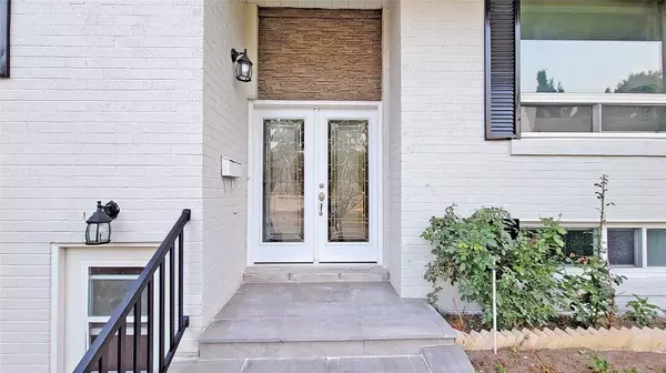 Newmarket, ON L3Y 5C4,360 Dixon BLVD