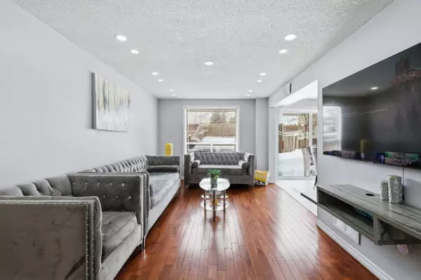 Barrie, ON L4M 7B2,360 Dunsmore LN