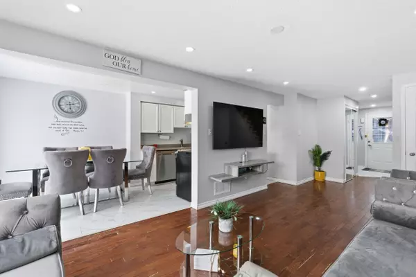 Barrie, ON L4M 7B2,360 Dunsmore LN