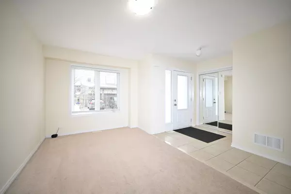 Barrie, ON L4N 0Y9,90 SOVEREIGN'S Gate #29