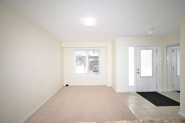 Barrie, ON L4N 0Y9,90 SOVEREIGN'S Gate #29