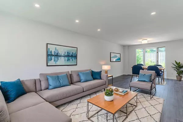 Barrie, ON L4N 6G8,21 Autumn LN