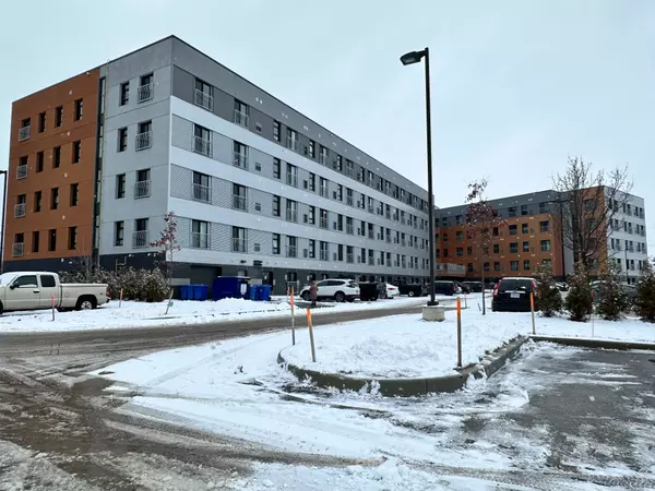 Orillia, ON L3V 8N5,75 Barrie RD #514