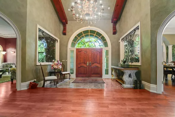 Milton, ON L0P 1B0,10140 Pineview TRL